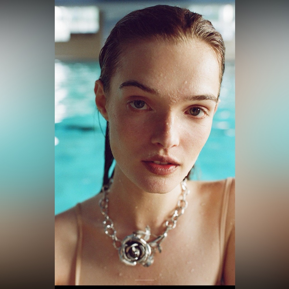 Zara 3D rose chain necklace